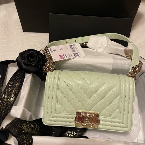 Chanel boy bag size small - Picture 2 of 3